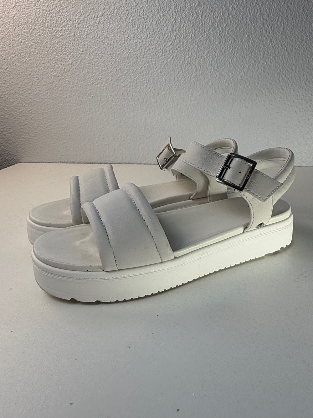 UGG White Platform Sandals Womens 7.5 Treadlite Buckle Summer Shoes